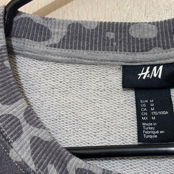 H&M Shape Print Crewneck Sweatshirt - Size M - Picture 4 of 4